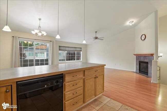 Building Photo - Charming 2BD/2BA Condo!