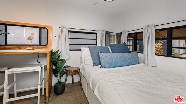 Building Photo - 272 N Topanga Canyon Blvd