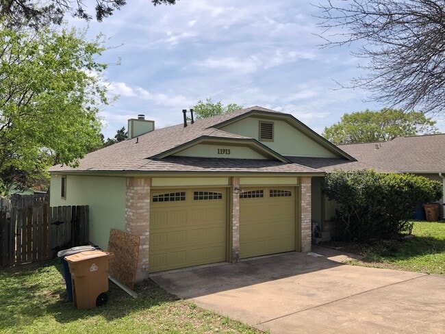 Building Photo - 11913 Rosethorn Dr
