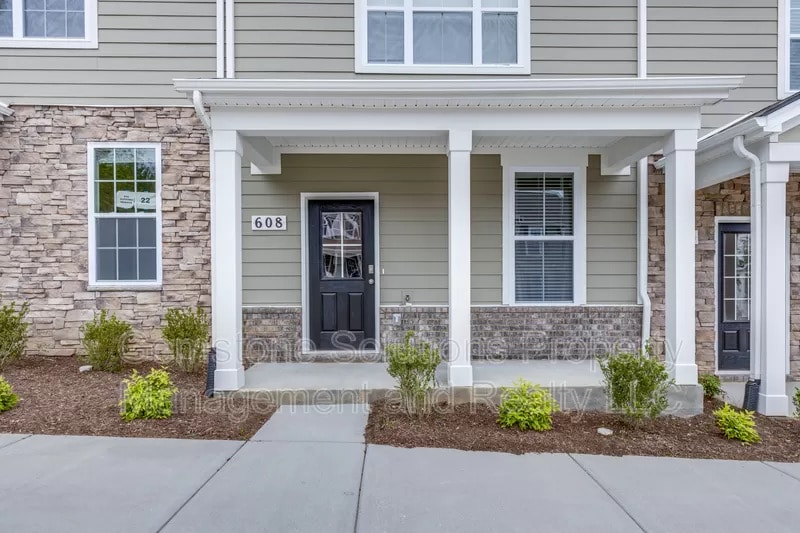 Building Photo - 608 Clifford Heights