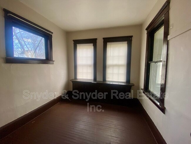 Building Photo - 362 E South St