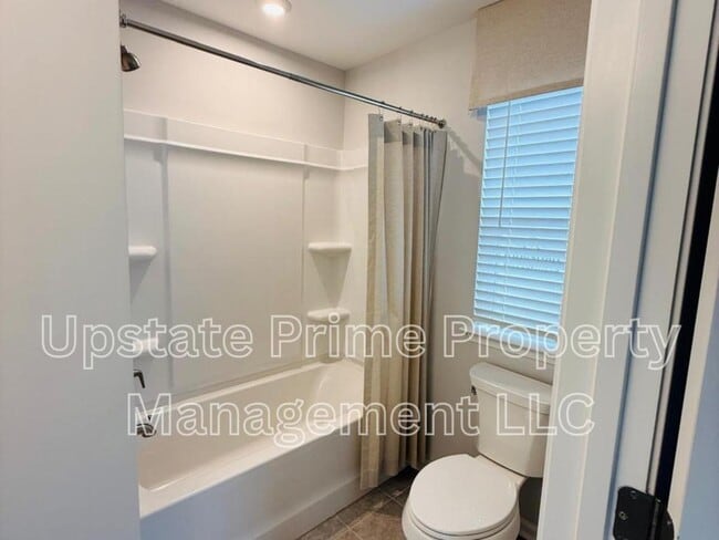 Building Photo - 412 Poinsett Bridge Wy