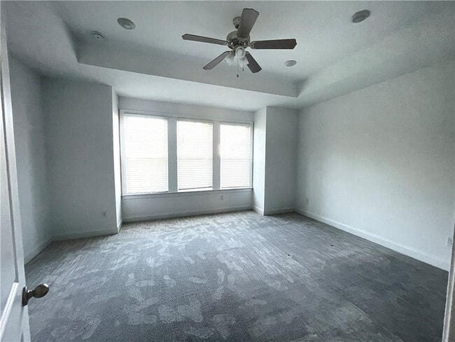 Building Photo - 6577 Beacon Dr
