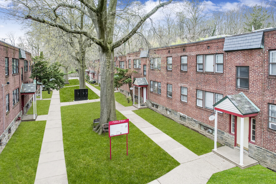 Primary Photo - The Courtyard