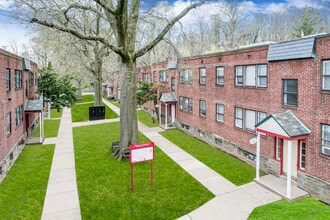 Building Photo - The Courtyard