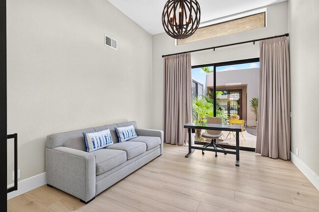 Building Photo - 77765 Cottonwood Cove