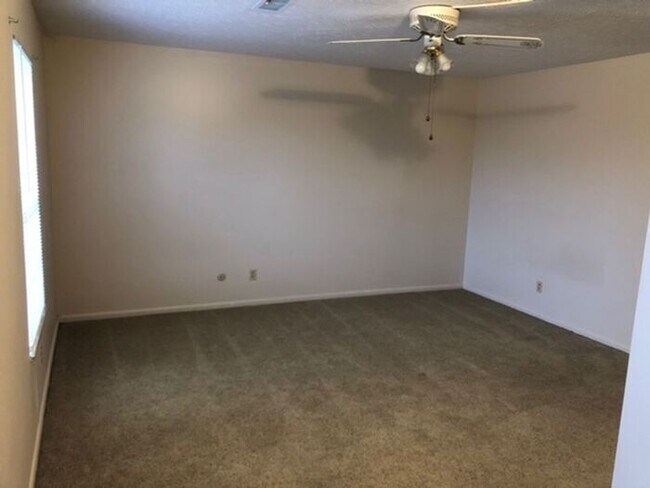 Building Photo - Wilmich Apartments, Akron OH - 1bed/1bath