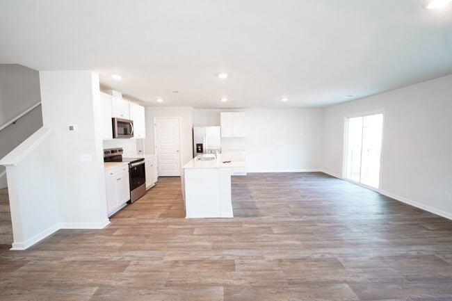 Building Photo - Available Soon!