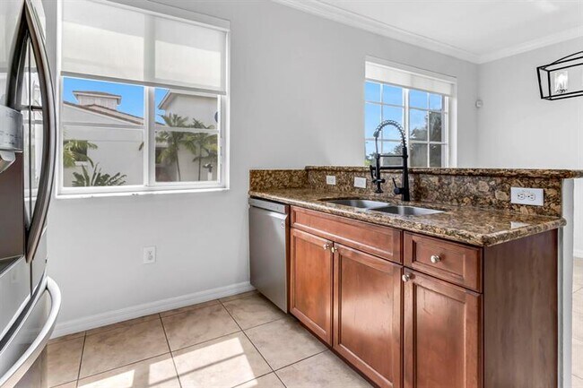 Building Photo - 12600 SW 50th Ct