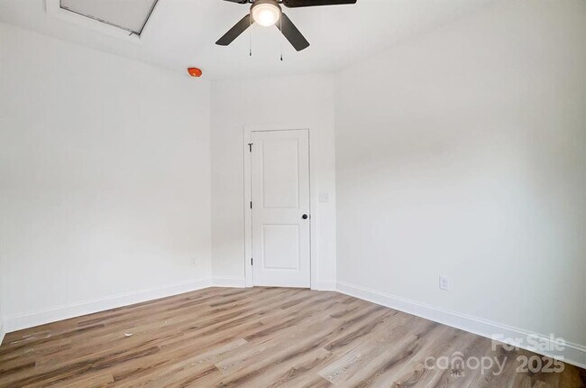 Building Photo - 67 Woodsdale Pl SE