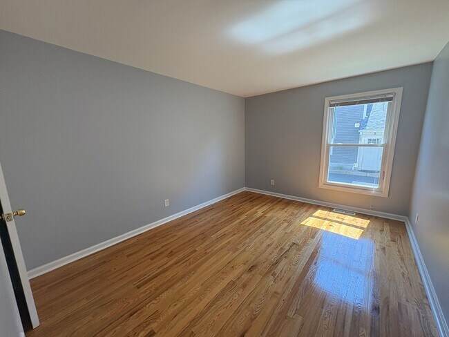 Building Photo - 519 Asbury Ave