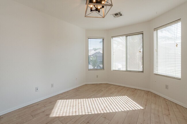 Building Photo - Beautiful 2 bedroom & 2 bath home in Desert Foothills Villas