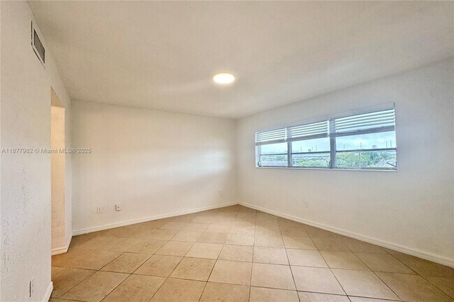 Building Photo - 7410 SW 82nd St