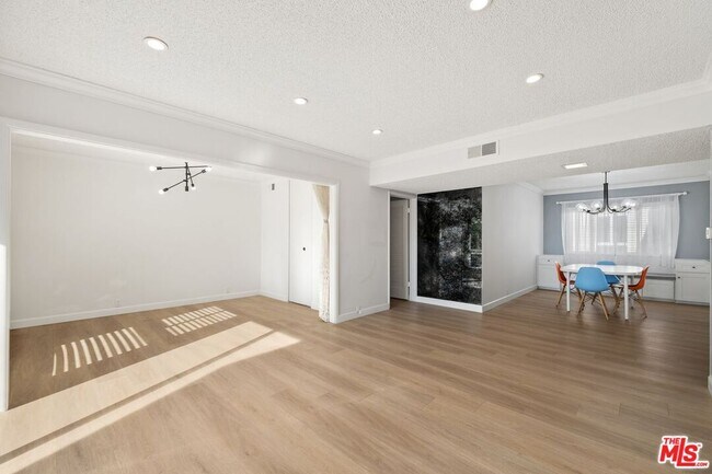 Building Photo - 3166 S Sepulveda Blvd