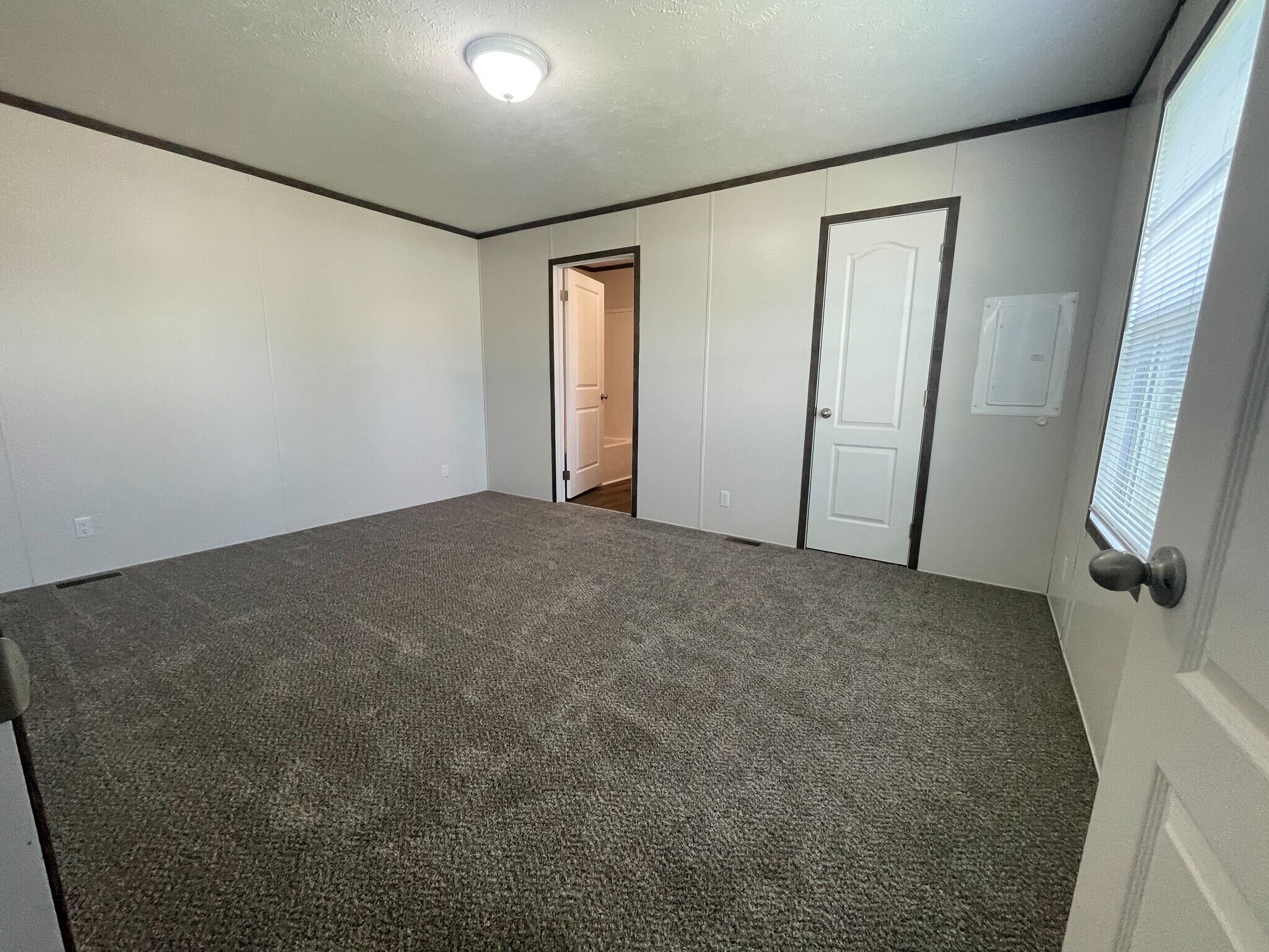 Building Photo - 16177 Normandy St