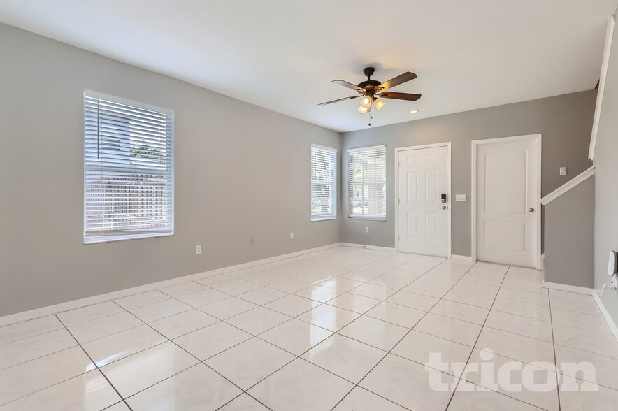 Building Photo - 1627 Mosaic Forest Dr