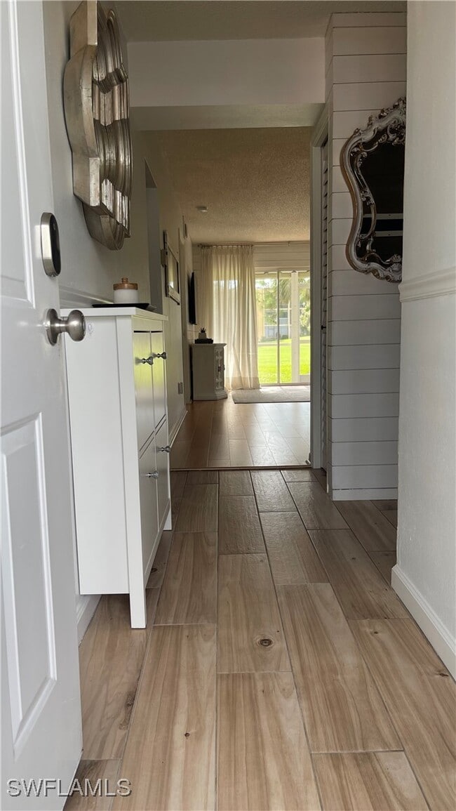 Building Photo - 267 Quail Forest Blvd