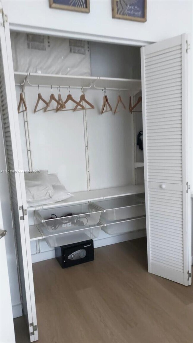 Building Photo - 1358 Pennsylvania Ave