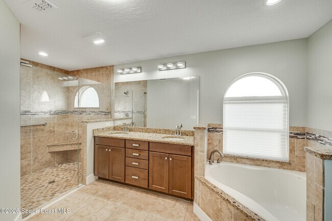 Building Photo - 645 Caiman St