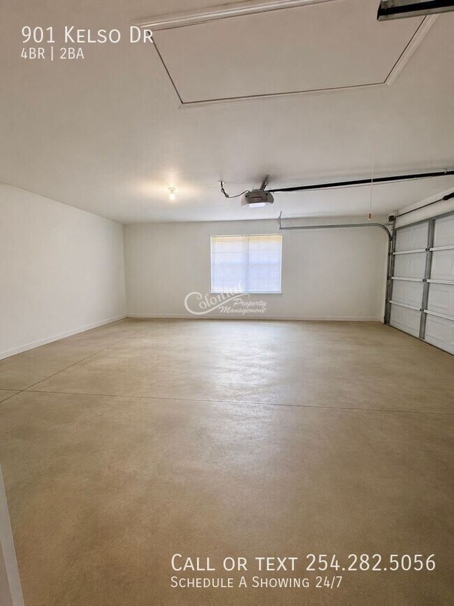 Building Photo - 901 Kelso Dr