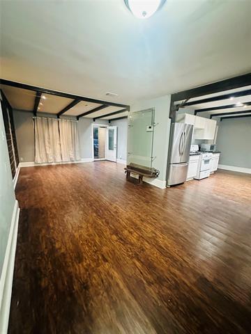 Building Photo - 3036 Albany Dr