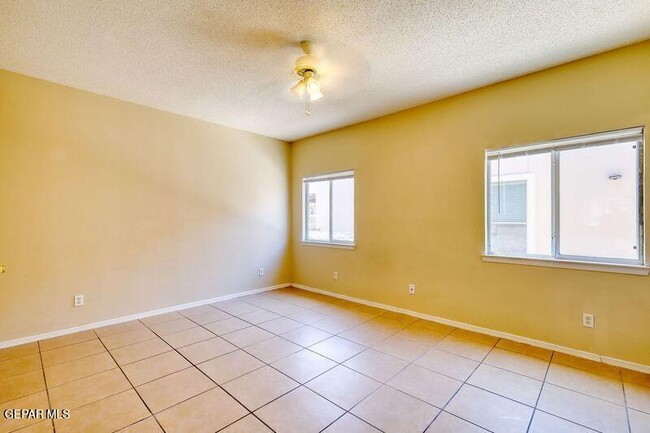 Building Photo - 3104 Tierra Paola Ln