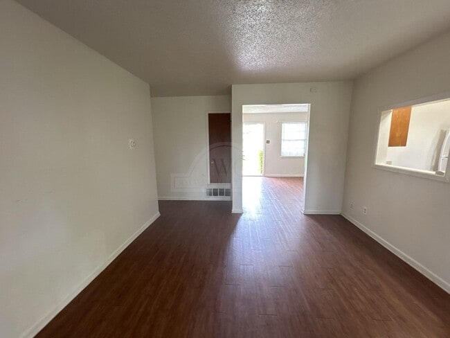 Building Photo - 1205 Kathey Dr