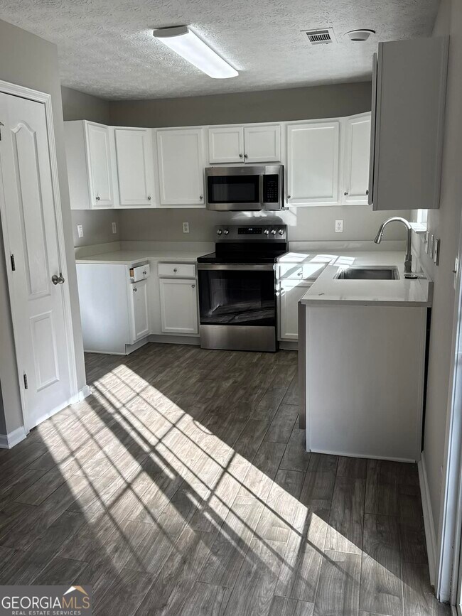 Building Photo - 705 Magnolia Gardens Walk