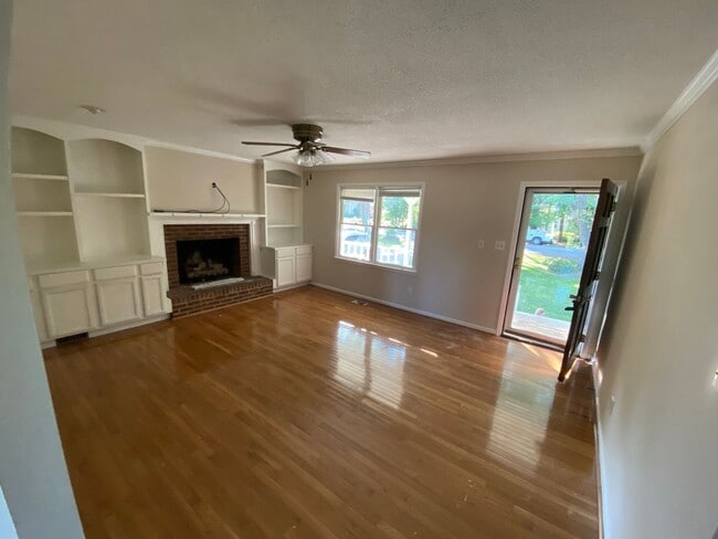 Building Photo - Wendell Single Family Ranch