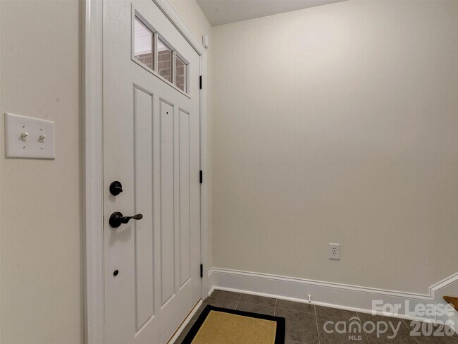 Building Photo - 100 N Laurel Ave