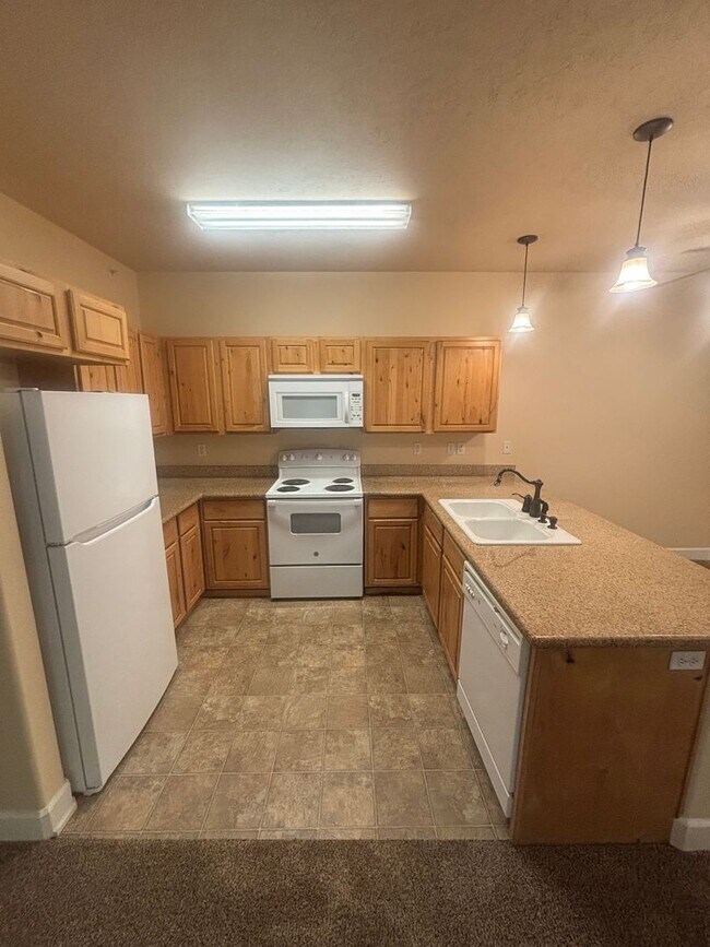 Building Photo - 6740 N Spurwing Loop