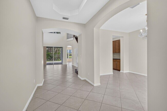 Building Photo - 9479 Sedgewood Dr