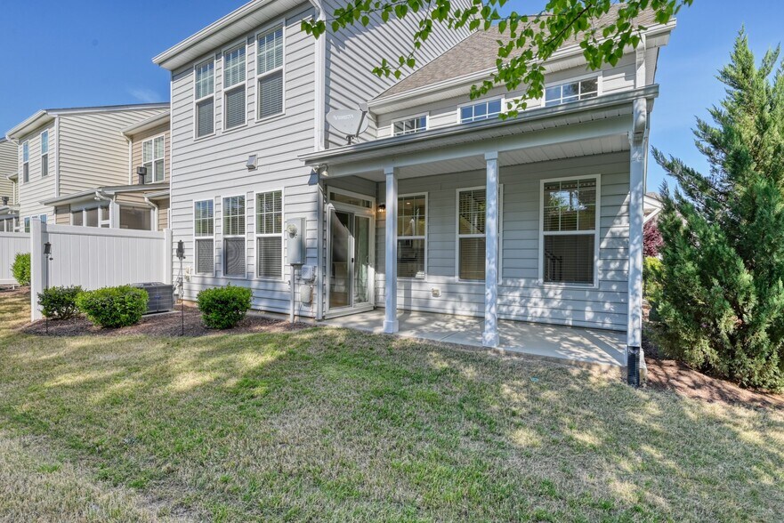 Building Photo - 335 Acorn Hollow Pl