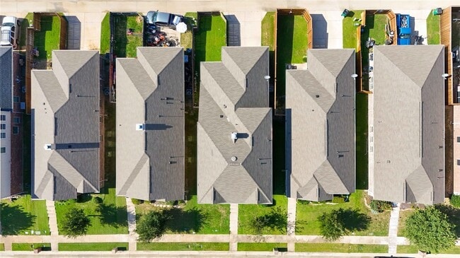 Building Photo - 9113 Holliday Ln
