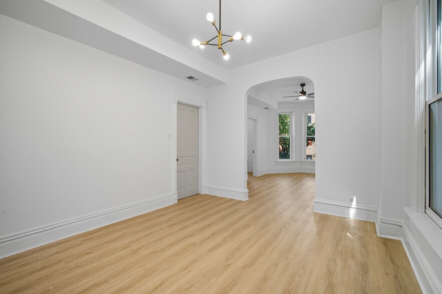 Building Photo - 2609 W Iowa St