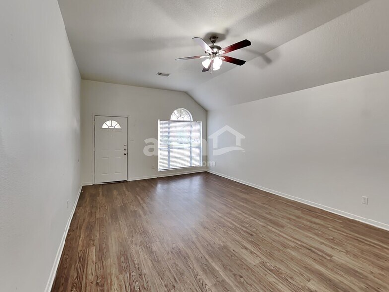 Building Photo - 12123 Landsdown Ridge Way