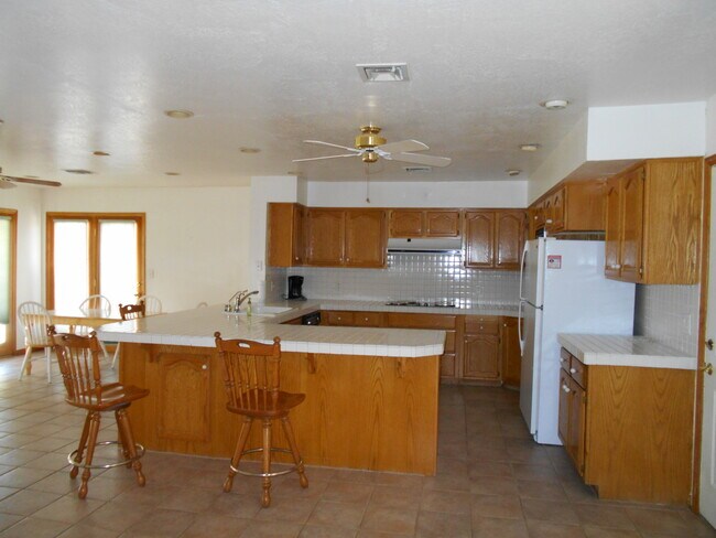 Building Photo - MESA DEL SOL/ GOLF COURSE 2 BDRM HOME