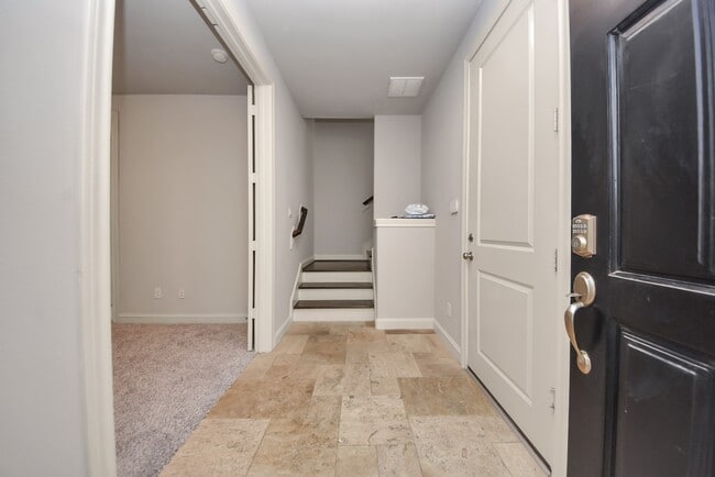 Building Photo - 1831 Dart St