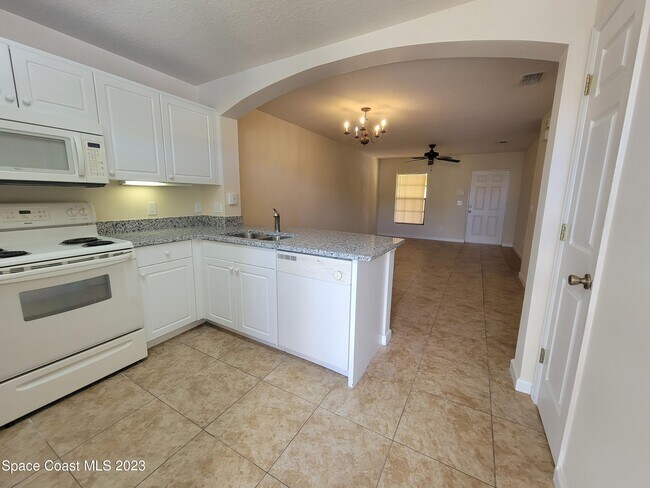 Building Photo - 1125 Luminary Cir
