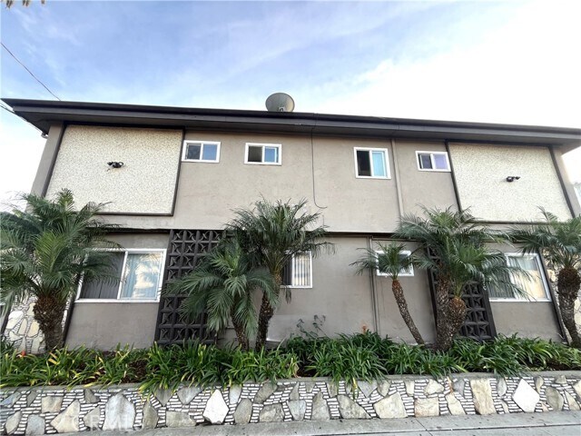 Primary Photo - 4750 W Broadway