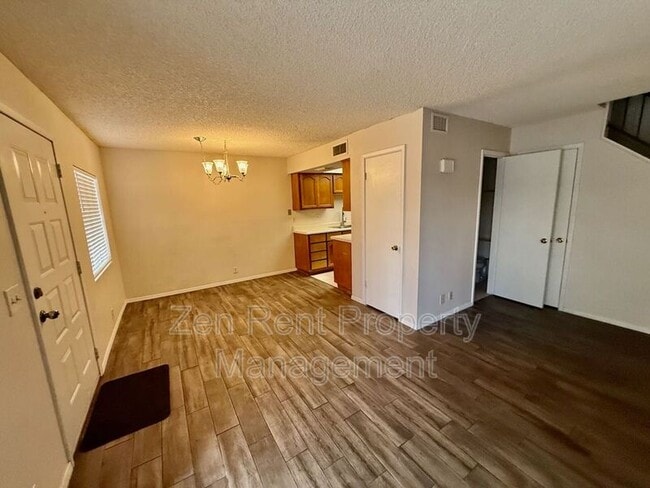 Building Photo - 286 W Palomino Dr