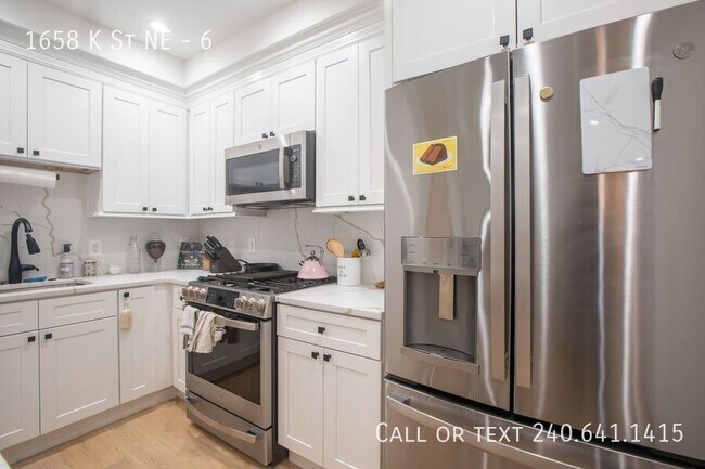 Building Photo - 1658 K St NE