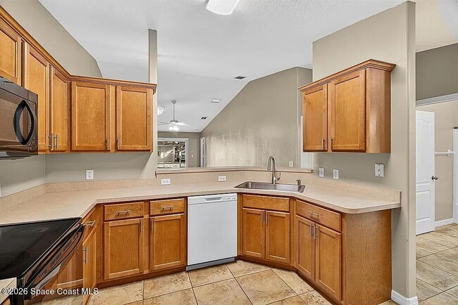 Building Photo - 361 Del Monte Rd