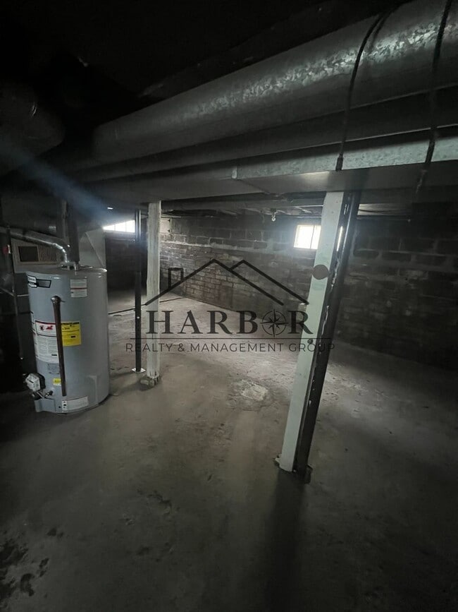 Building Photo - 1/2 off first full month of rent!