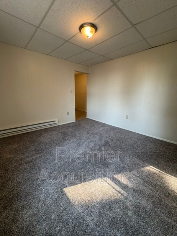 Building Photo - 609 W Mather St