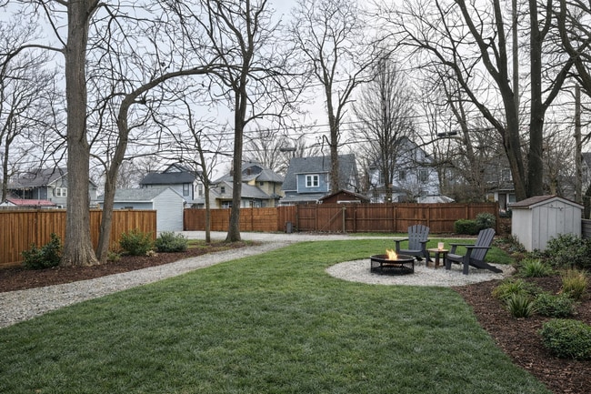 Building Photo - 1133 Lasalle St