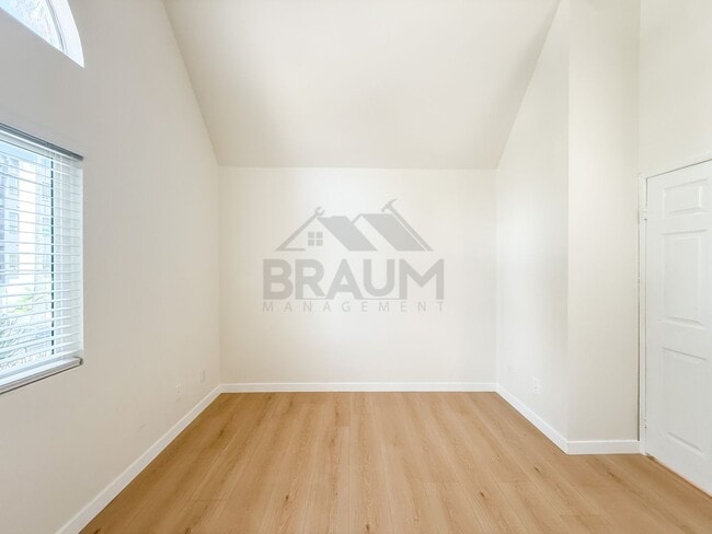 Building Photo - 14257 Friar St