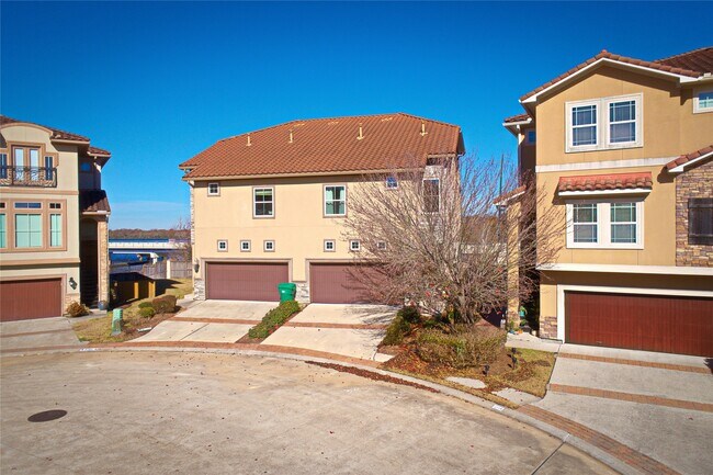 Building Photo - 4132 Boardwalk Blvd