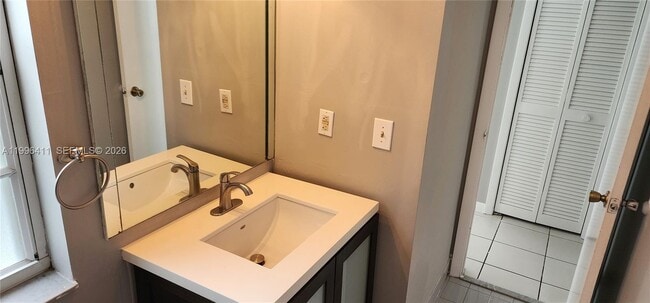 Building Photo - 4725 SW 143rd Ave