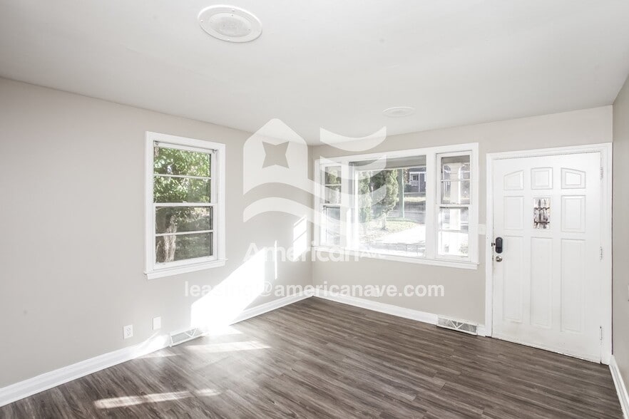 Building Photo - 2225 Lorick Ave